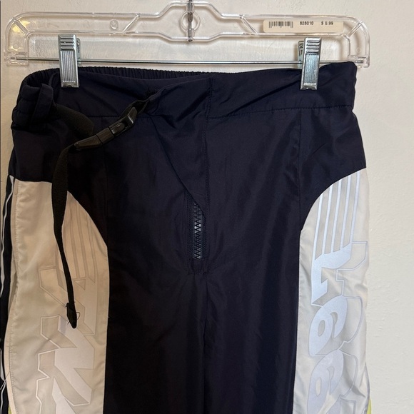 Aritzia TNA Oceanside reflective nylon pants. SMALL EXCELLENT CONDITION - Picture 3 of 8